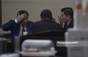 Anwar, Azmin duduk semeja