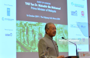 Berbilion pelaburan asing masuk ke Malaysia, kata Tun Mahathir