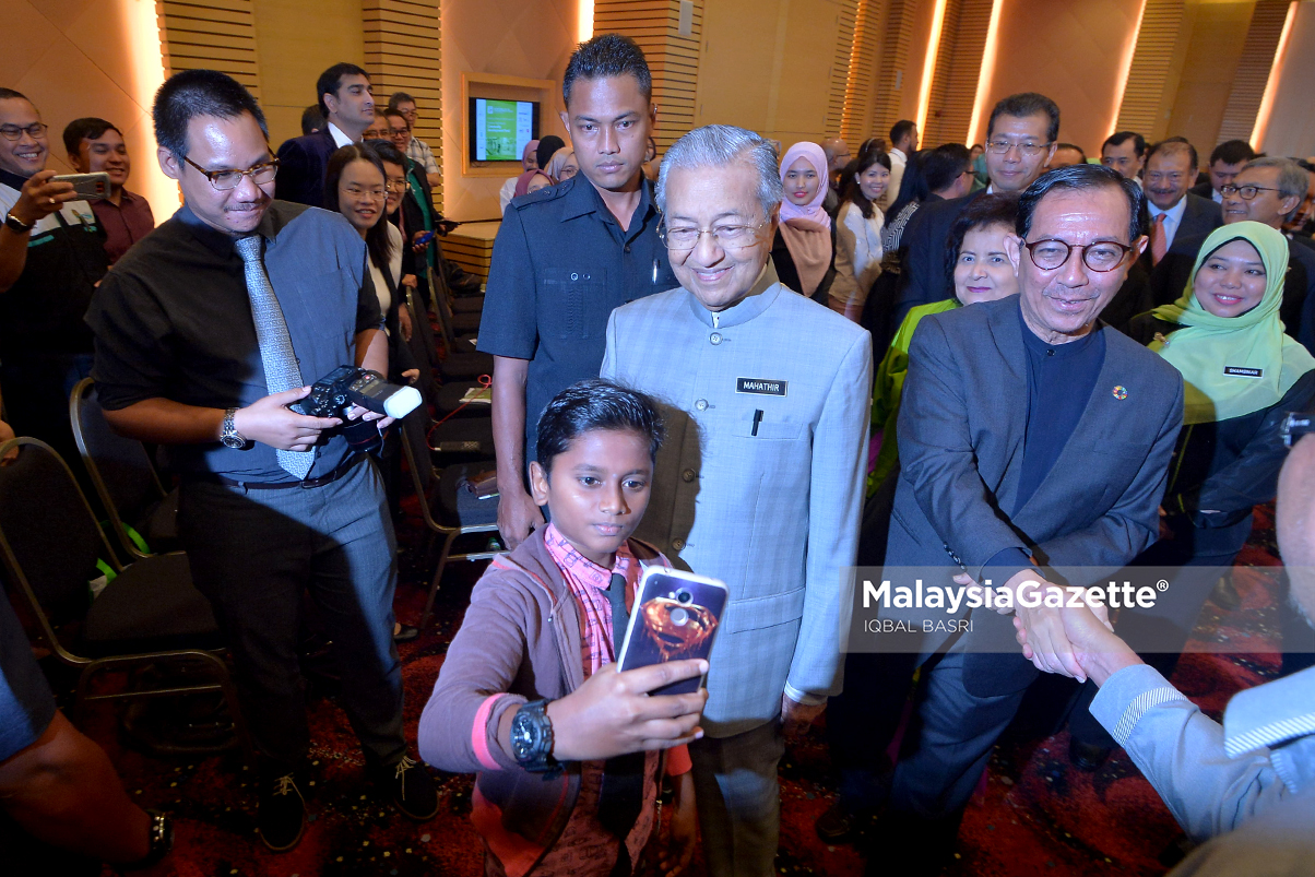 Wong Yan Ke patut hormat istiadat konvokesyen - Tun Mahathir