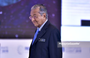 Serah kuasa kepada Anwar bukan Azmin- Tun M