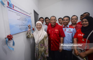 Wan Azizah Rasmi Pejabat Cabang PKR Tanjung Piai