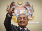 Biar Dr Mahathir pangku jawatan Menteri Pendidikan, kembalikan Sekolah Wawasan