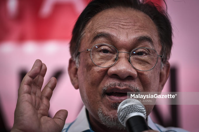 MGF11112019_ANWAR SEMBANG SANTAI04