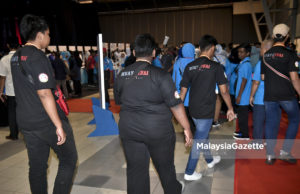 Geng baju hitam muncul lagi menjelang perasmian kongres PKR oleh Anwar