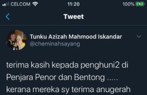 Tunku Azizah terima Anugerah Ikon Kraf 2019 di India