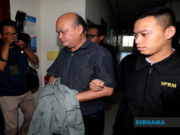 Bekas guru besar didakwa atas lapan pertuduhan pecah amanah