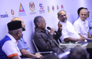 Kerajaan beri pinjam, jika sudah ada wang tolong bayar balik, kata Dr Mahathir