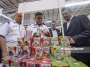 Saifuddin Nasution Merasmikan Kempen Beli Barangan Malaysia