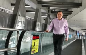 Menteri Pengangkutan Anthony Loke Siew Fook melawatn jejantas yang menghubungkan LRT Pasar Seni, MRT dan KTM KL.