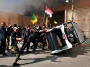 Duta AS dibawa keluar dari Baghdad ketika tunjuk perasaan