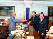 Dr Mahathir serah watikah pelantikan kepada KSN baharu