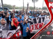 TERKINI : Laungan Pecat Zuraida, Sokong Zuraida Gegarkan Perkarangan Ibu Pejabat PKR