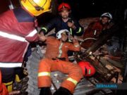 Empat anggota bomba cedera semasa memadam kebakaran