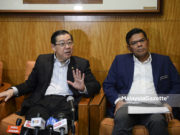 Kerajaan jamin beli lebihan topeng muka daripada pengilang