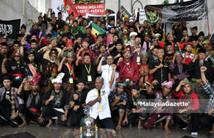 NGO Serah Memorandum Kepada Yang di-Pertuan Agong