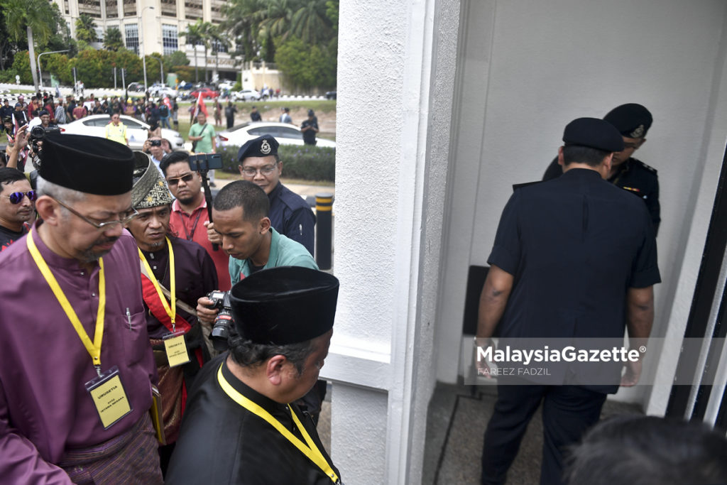 NGO Serah Memorandum Kepada Yang di-Pertuan Agong