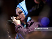 Datuk Seri Vida Anuar Zain gay