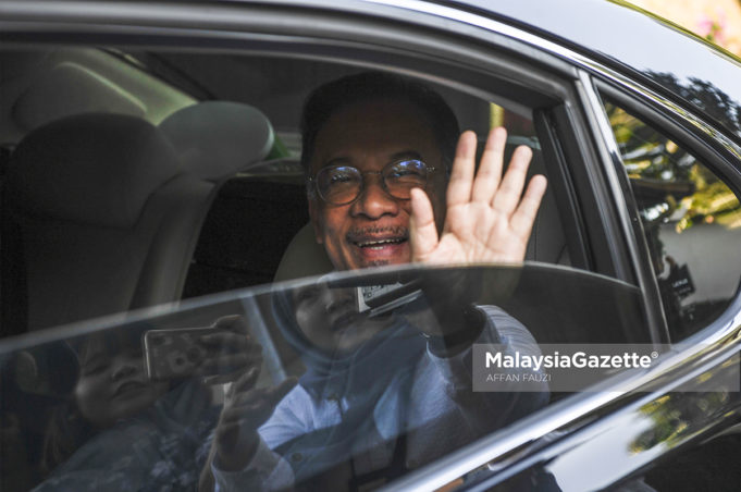 MGF24022020_ANWAR KELUAR RUMAH05