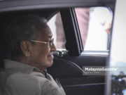 Tun Mahathir tidak endah soalan wartawan