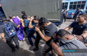 Pergaduhan maut di stesen minyak: Enam didakwa membunuh, 10 merusuh