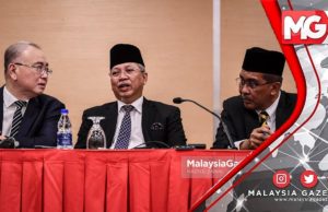 TERKINI : MCA, MIC, UMNO, PAS (Muafakat Nasional) “MAHU BUBAR PARLIMEN” – Tan Sri Anuar Musa