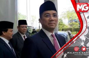 Hormati proses yang sedang berjalan di Istana Negara, kata Azmin