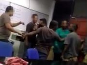 Polis tahan sembilan individu buat kecoh dalam balai