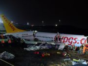 Pesawat pecah tiga selepas tergelincir landasan, 3 maut