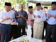 Muhyiddin ziarah pusara ayah, ibunya di Muar