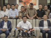 Saya orang parti, bukan orang pintu belakang, kata Amirudin