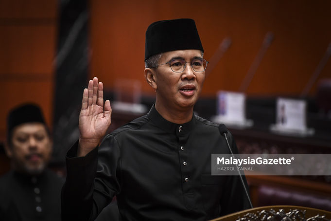 MGF10032020_SENATOR ANGKAT SUMPAH02
