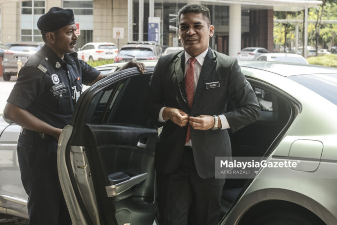MENTERI PENDIDIKAN CLOCK IN