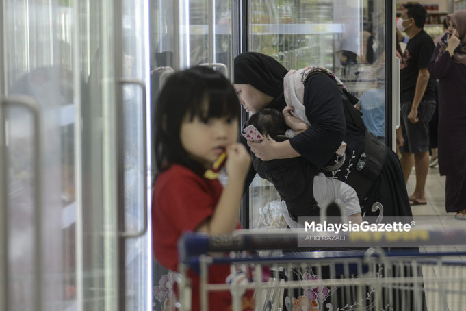 PEMBELIAN PANIK MYDIN USJ