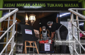 Covid-19 tak halang Abang Tukang Masak sumbang makanan kepada ‘frontliner’