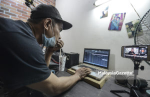 Kisah Dediy…dari penjual tempe ke Youtuber terkenal!
