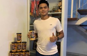 Pemain UiTM FC jual biskut cari pendapatan sampingan