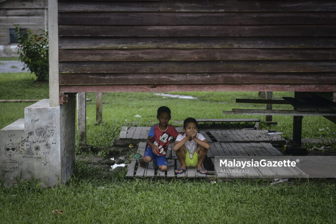 NAIB PRESIDEN MIC BERI BANTUAN KEPADA KAMPUNG ORANG ASLI