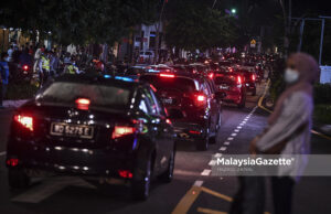 Suasana Malam Raya Aidilfitri, Jalan TAR Sesak Dengan Pengunjung