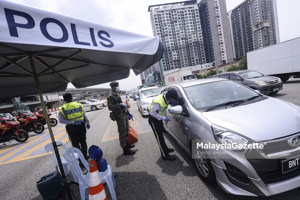 Plaza Tol Sungai Besi Sesak Dengan Kenderaan #HariRayake4