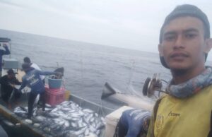 Pemain UKM FC kembali jadi nelayan