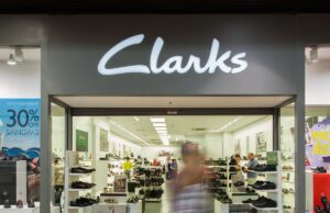 Clarks bakal buang 900 pekerja