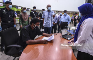 Mahdzir Khalid Tinjau Kedai Tenaga Shah Alam #TNB