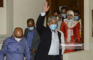 Zahid Hamidi Tenang di Mahkamah