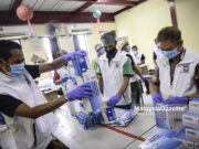 Kurang 0.1% pekerja Top Glove dijangkiti Covid-19
