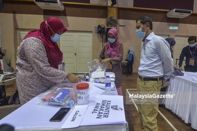 MGF19062020_PENGERUSI SPR LAWATAN PUSAT PENAMAAN CALON CHINI08