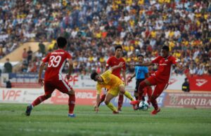 Liga Vietnam disambung di hadapan ribuan penyokong