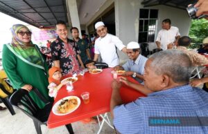 Suami isteri sedia makanan percuma menerusi ‘Rumah Makan Percuma’