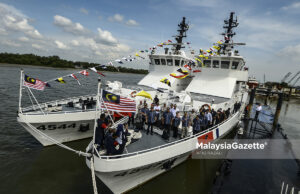 Hamzah Zainudin Saksi Penyerahan Kapal KM Kota Kinabalu dan KM Tok Bali