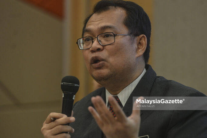 audit report Auditor-General's Report LKAN Auditor-General, Datuk Nik Azman Nik Abdul Majid. financial management government