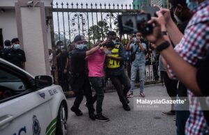 Lelaki cuba panjat pagar mahkamah ditahan polis